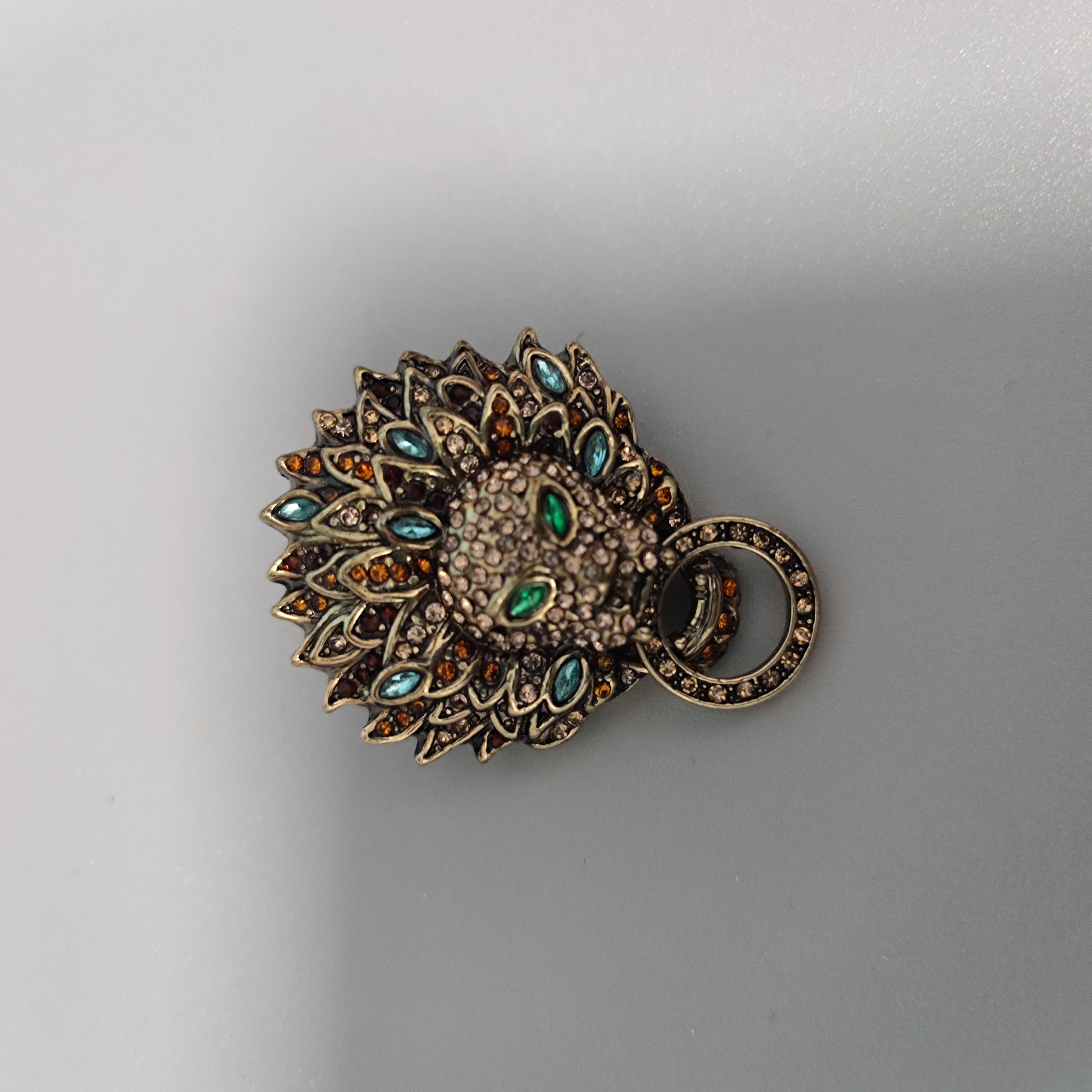 nice fashion head earrings ear buds